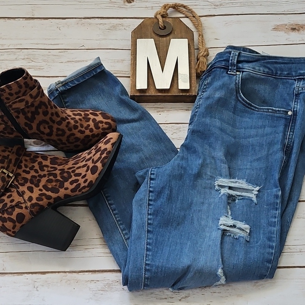 Maurices Everflex Medium Wash High-Rise Jeans Size 14 Short